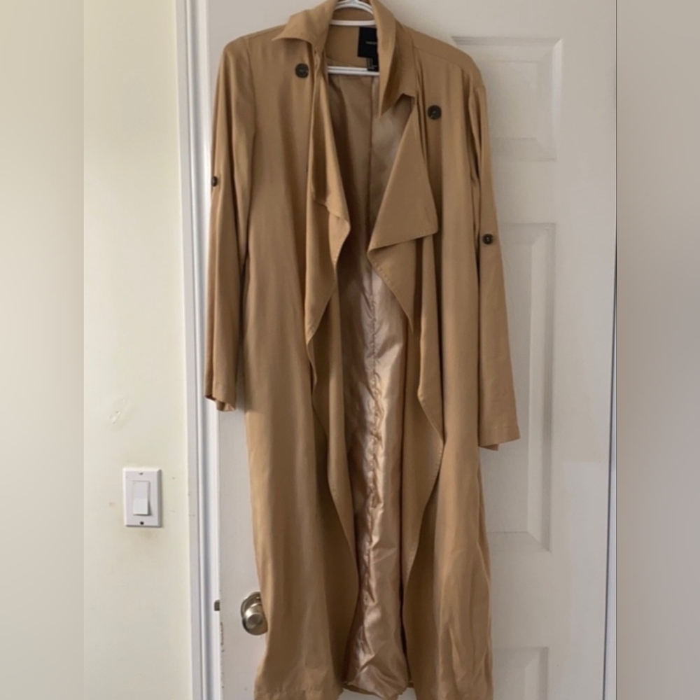 Flowy trench coat
